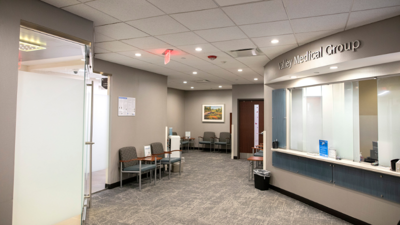 VMG cardiology front desk in Ridgewood