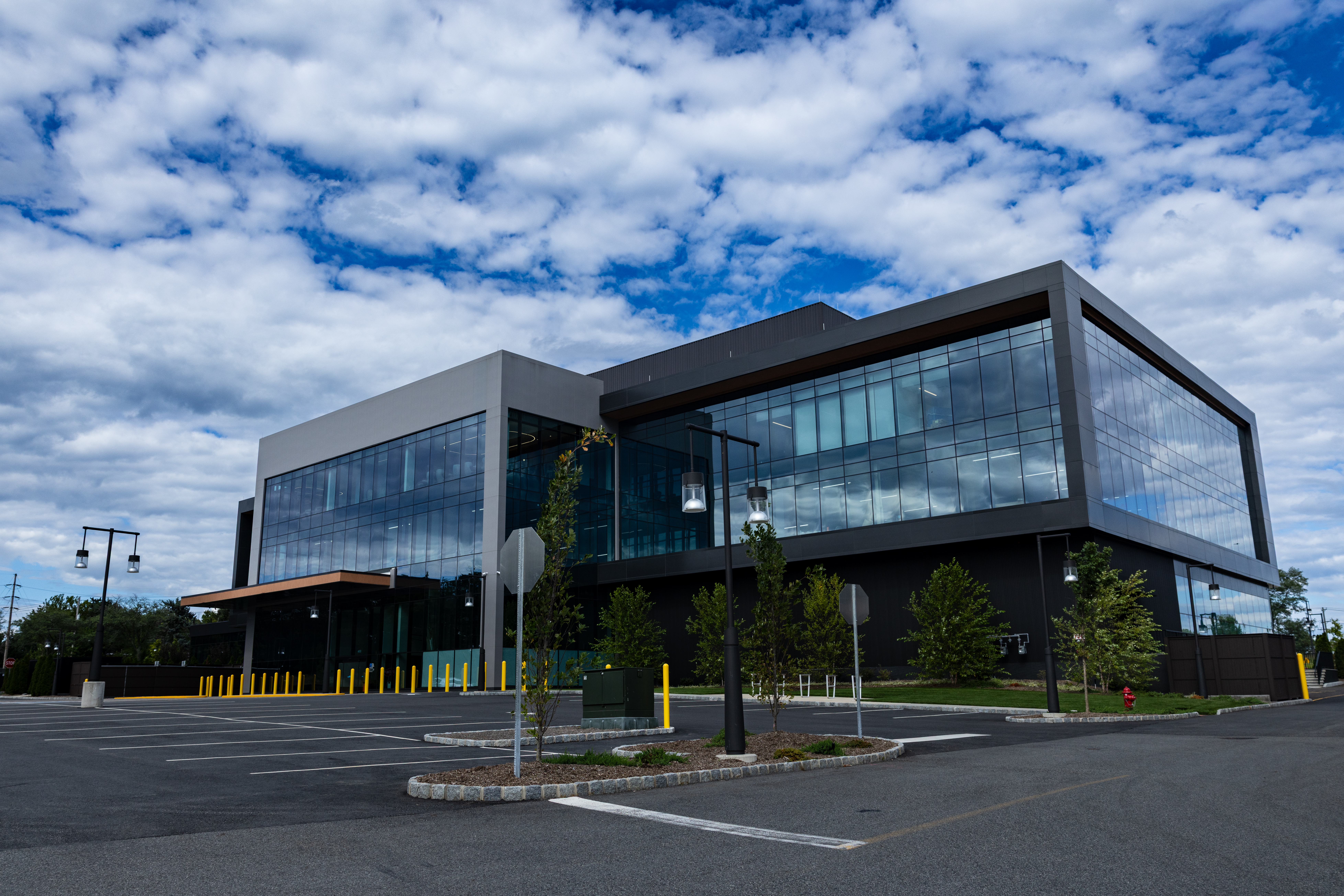Exterior of Valley Health System Montvale Campus