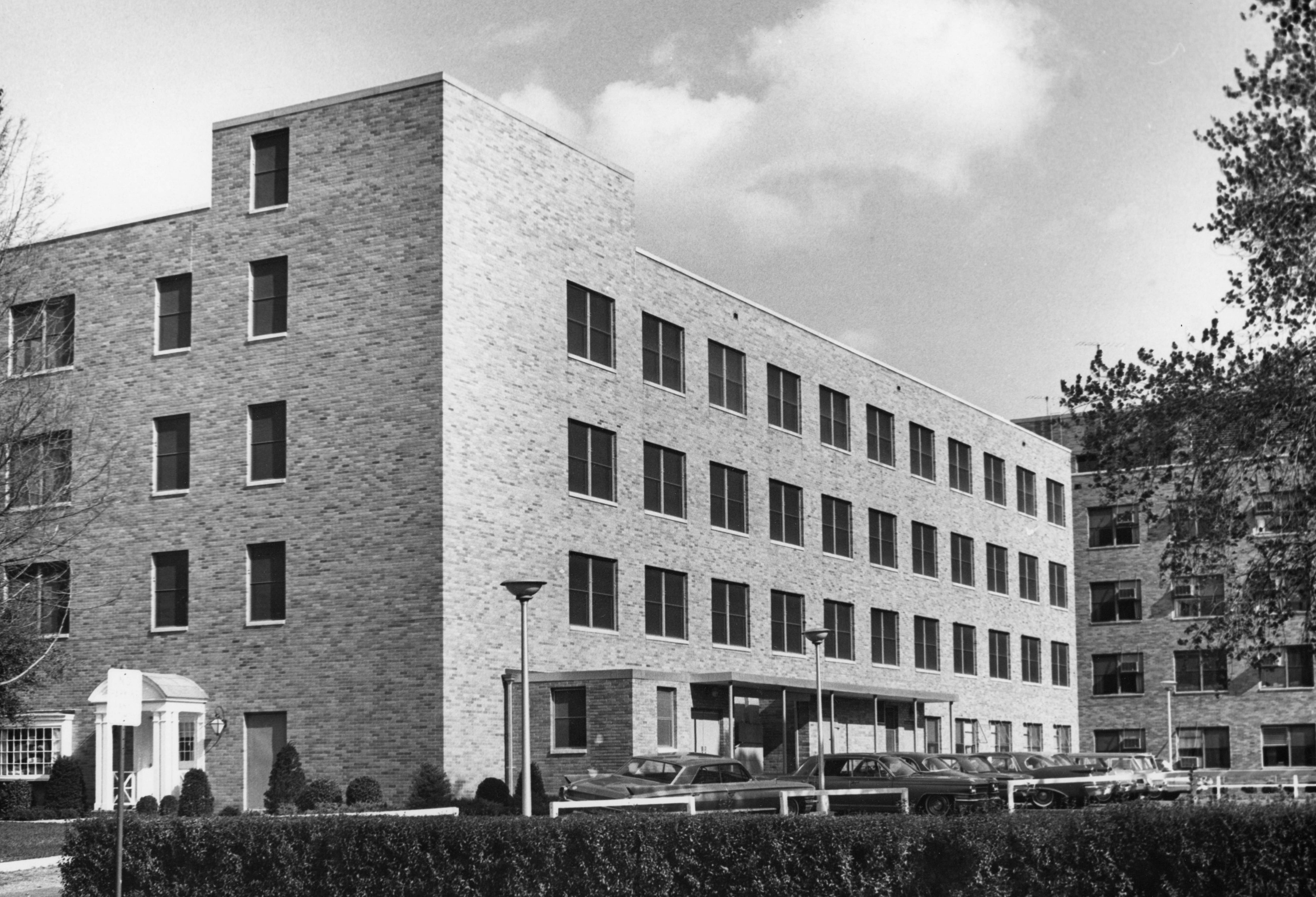 Exterior of the Phillips West Wing, at The Valley Hospital