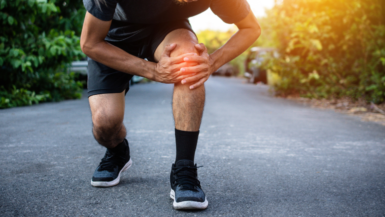 man with knee pain
