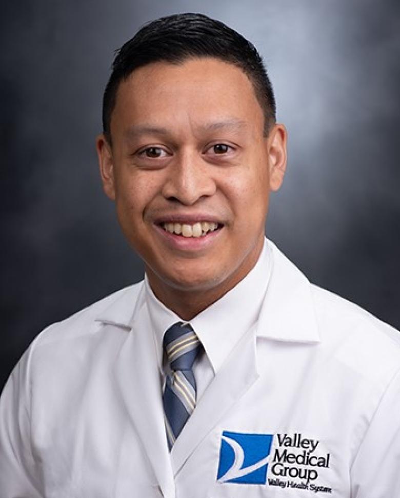 Dr. Nico Ferreras